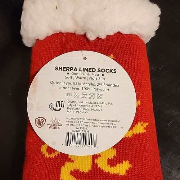 Harry Potter socks NWT GRYFINDOR - Picture 4 of 4